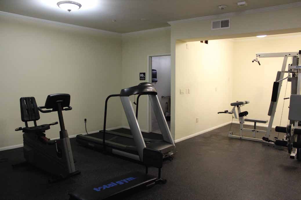 Apartment gym before renovation